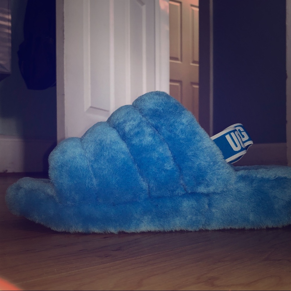 UGG FLUFF YEAH BLUE SLIDES 💙